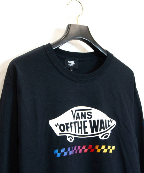 VANS（バンズ）の「VANS OTWチェッカーレインボー プリントロンT