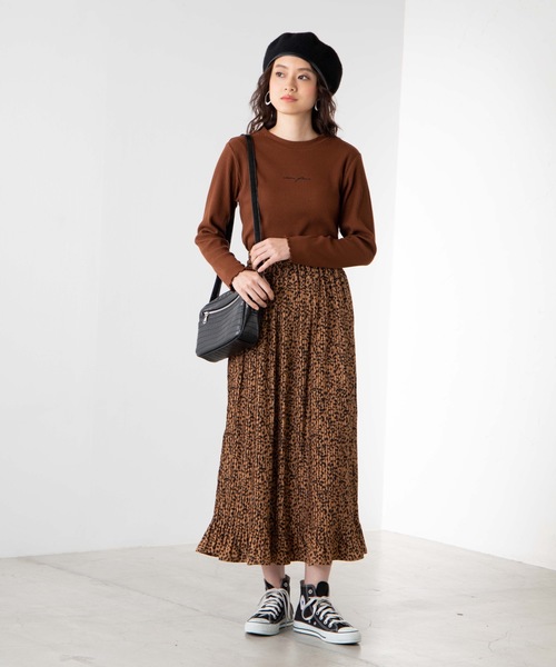 WEGO（ウィゴー）の「WEGO/ロゴ刺繍リブTシャツ（Tシャツ/カットソー・レディース・ホワイト/ブラック/ブラウン/ワイン・FREE）」の7枚目の写真