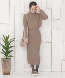 ハイネックタイトニットワンピース