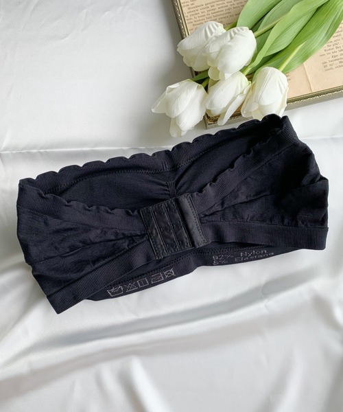 CLEA（クレア）の「カップ付 ストラップレスフリルブラトップ（チューブトップ・レディース・ホワイト/ブラック/ベージュ/チャコールグレー/グレイッシュベージュ/カーキ・FREE）」の10枚目の写真