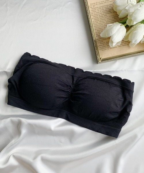 CLEA（クレア）の「カップ付 ストラップレスフリルブラトップ（チューブトップ・レディース・ホワイト/ブラック/ベージュ/チャコールグレー/グレイッシュベージュ/カーキ・FREE）」の9枚目の写真