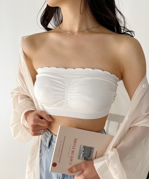 CLEA（クレア）の「カップ付 ストラップレスフリルブラトップ（チューブトップ・レディース・ホワイト/ブラック/ベージュ/チャコールグレー/グレイッシュベージュ/カーキ・FREE）」の17枚目の写真