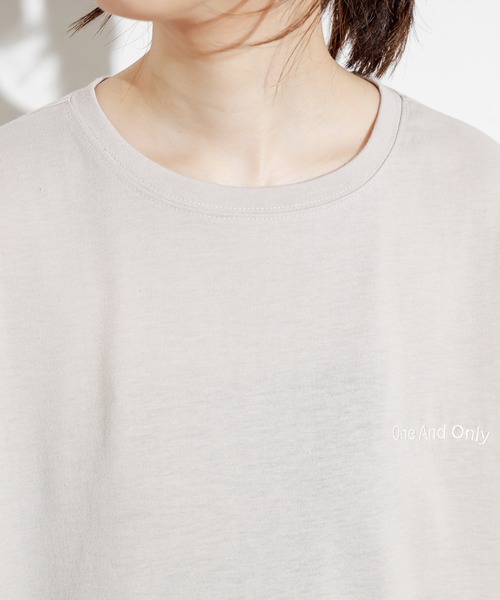 natural couture（ナチュラルクチュール）の「リラックスBACKロゴT（L）（Tシャツ/カットソー・レディース・オフホワイト/スミクロ/ベージュ/ブラウン・LARGE）」の6枚目の写真