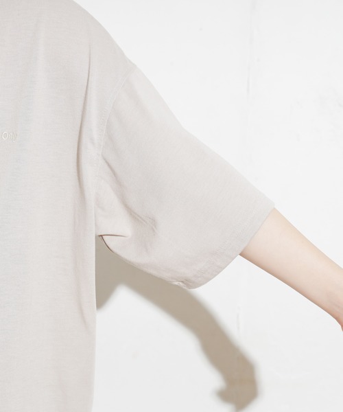 natural couture（ナチュラルクチュール）の「リラックスBACKロゴT（L）（Tシャツ/カットソー・レディース・オフホワイト/スミクロ/ベージュ/ブラウン・LARGE）」の11枚目の写真