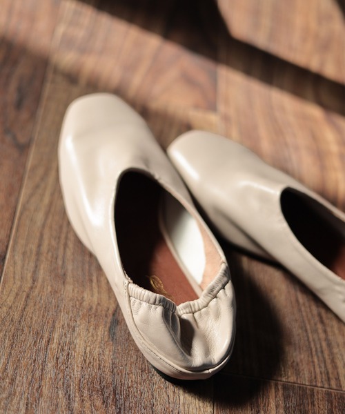 SESTO（セスト）の「レザー調シンプルバブーシュパンプス（バレエシューズ・レディース・ブラック/アイボリー/ベージュ/ゴールド/レオパード・S/M/L/LL）」の2枚目の写真