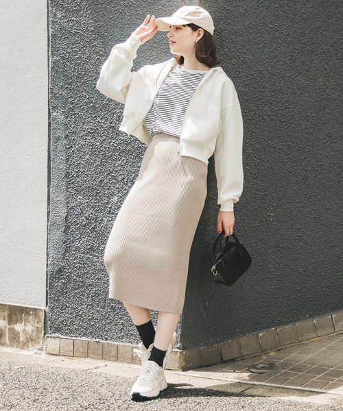 coca（coca）（コカ）の「【WEB限定セール】＼新色登場／コーデも動きも自由自在！リブニットIラインスカート（スカート・レディース・グレー系その他/ブラック/ベージュ/イエロー/グレー/グリーン/レッド/カーキ/ライトベージュ/パープル/マスタード/チャコールグレー/ブラウン/アイボリー・ONE SIZE）」の7枚目の写真