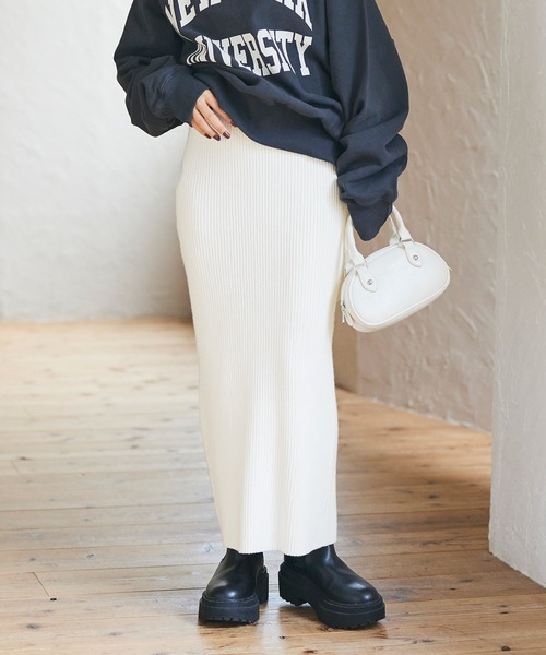 coca（coca）（コカ）の「【WEB限定セール】＼新色登場／コーデも動きも自由自在！リブニットIラインスカート（スカート・レディース・グレー系その他/ブラック/ベージュ/イエロー/グレー/グリーン/レッド/カーキ/ライトベージュ/パープル/マスタード/チャコールグレー/ブラウン/アイボリー・ONE SIZE）」の2枚目の写真