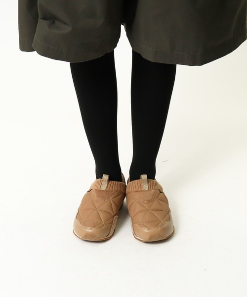 Teva（テバ）の「【 TEVA / テバ 】 EMBER MOC / エンバーモック ･･（スリッポン・レディース・ブラック/サンドベージュ・8/6/7/5）」の18枚目の写真