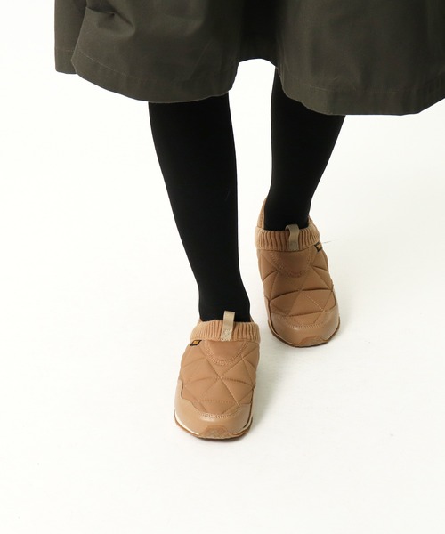 Teva（テバ）の「【 TEVA / テバ 】 EMBER MOC / エンバーモック ･･（スリッポン・レディース・ブラック/サンドベージュ・8/6/7/5）」の19枚目の写真