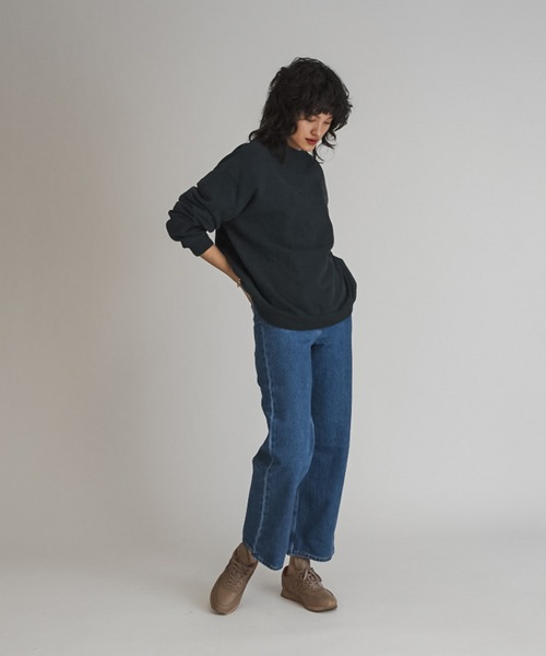 Levi's(リーバイス)の「MELROSE SLOUCHY CREW ULTRA SOFT CAVIAR GARMENT DYE(スウェット・レディース・ブラック・XS/S/M)」の10枚目の写真