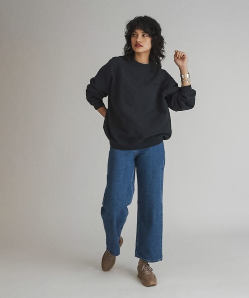 Levi's(リーバイス)の「MELROSE SLOUCHY CREW ULTRA SOFT CAVIAR GARMENT DYE(スウェット・レディース・ブラック・XS/S/M)」の13枚目の写真