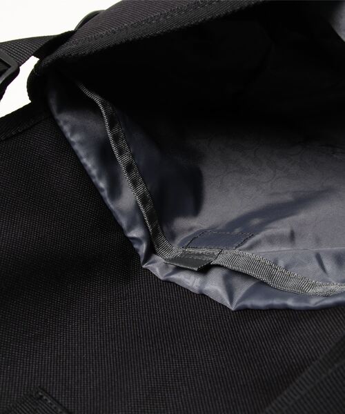 KANGOL（カンゴール）の「【 KANGOL / カンゴール 】 ワンバックルミニメッセンジャーバッグ（メッセンジャーバッグ・メンズ・ブラック/ベージュ/チャコールグレー×ブラック・FREE）」の6枚目の写真