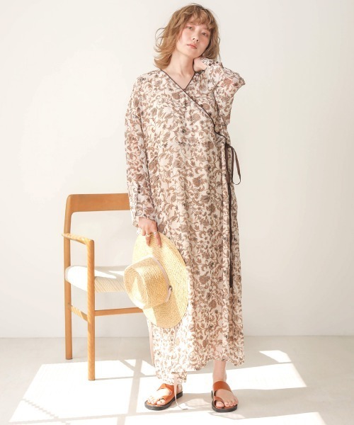 Bab(バブ)の「【WEB限定】ペイズリー2WAYワンピース(ワンピース・レディース・ブラック/ベージュ・38)」の2枚目の写真
