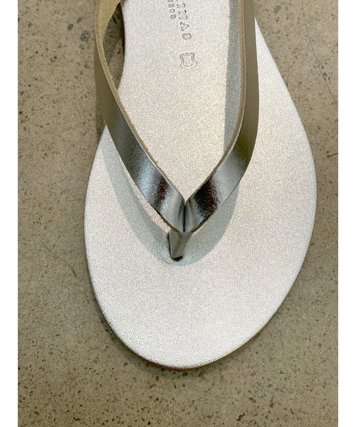 SHENERY（シーナリー）の「(NICOLAS LAINAS/ニコラスライナス)フラットサンダル（サンダル・レディース・シルバー/ゴールド・38/36/37）」の9枚目の写真