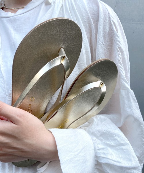 SHENERY（シーナリー）の「(NICOLAS LAINAS/ニコラスライナス)フラットサンダル（サンダル・レディース・シルバー/ゴールド・38/36/37）」の12枚目の写真