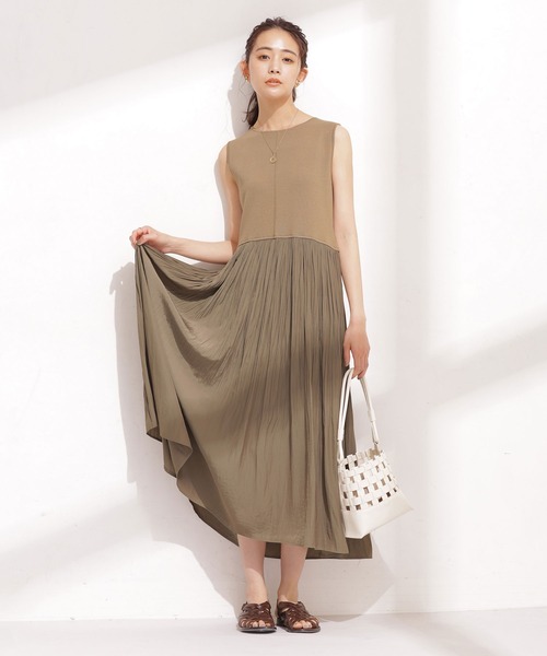 NANO universe（ナノユニバース）の「ハーフミラノニットプリーツ