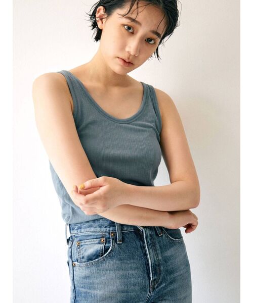 Ungrid（アングリッド）の「ランダムテレコカラータンクトップ（タンクトップ・レディース・ブラック/ブルー/アイボリー/キャメル・FREE）」の6枚目の写真