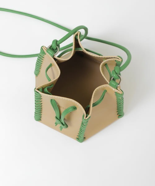 PROTCOL（プロトコル）の「【URBS別注】PROTCOL　exclusive HEXIAGON BAG（ショルダーバッグ・レディース・グリーン・FREE）」の8枚目の写真