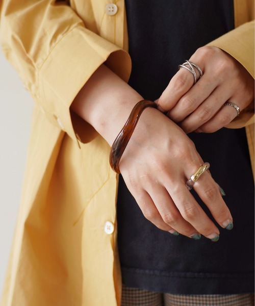 Port（ポート）の「ニュアンスカラー アクリル バングル（バングル/リストバンド・レディース・ブラウン/ライトブラウン/クリーム/ライトピンク・FREE）」の13枚目の写真