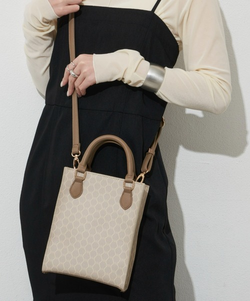 Aunt Marie's（アントマリーズ）の「モノグラムスクエアミニショルダー（ショルダーバッグ・レディース・ベージュ/ブラウン/ブラック・FREE）」の3枚目の写真