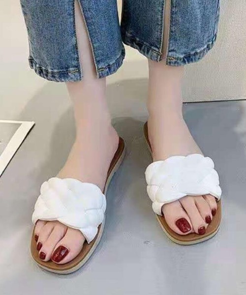 SFW（エスエフダブリュー）の「ラフなデザインと上品な素材感のバランスが抜群 合皮ビーチサンダル（サンダル・レディース・ホワイト/ブラック/オレンジ/グリーン・40/39/38/36/37）」の10枚目の写真