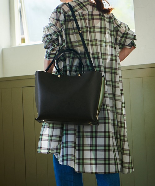 E'POR（エポール）の「【E'POR】【A4対応】 Y BAG Wideサイドジップ横型トートバッグ）（トートバッグ・レディース・ブラック/ダークブラウン/ブラウン/オフホワイト・FREE）」の15枚目の写真