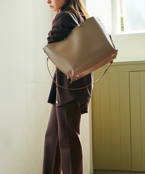 E'POR（エポール）の「【E'POR】【A4対応】 Y BAG Wideサイドジップ横型トートバッグ）（トートバッグ・レディース・ブラック/ダークブラウン/ブラウン/オフホワイト・FREE）」の7枚目の写真