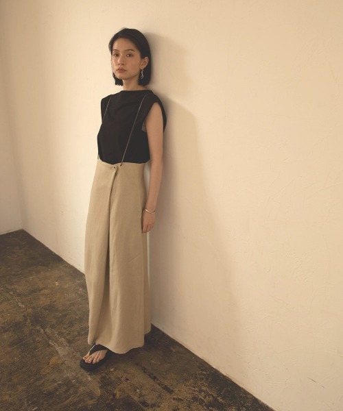 marjour（マージュール）の「CODE SUSPENDERS WRAP SKIRT（スカート・レディース・ベージュ・M）」の3枚目の写真