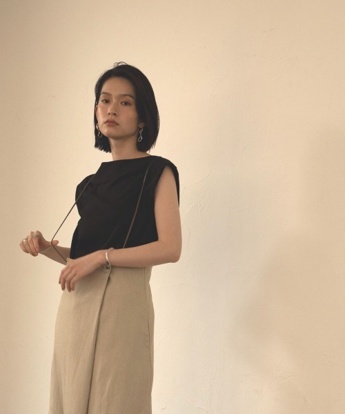 marjour（マージュール）の「CODE SUSPENDERS WRAP SKIRT（スカート・レディース・ベージュ・M）」の9枚目の写真