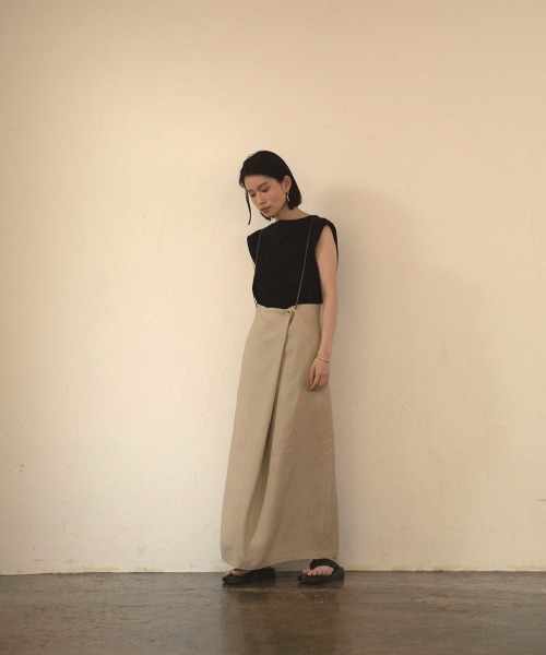 marjour（マージュール）の「CODE SUSPENDERS WRAP SKIRT（スカート・レディース・ベージュ・M）」の16枚目の写真