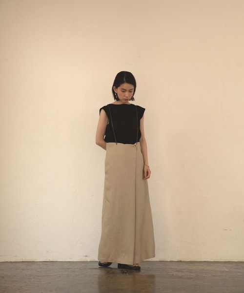marjour（マージュール）の「CODE SUSPENDERS WRAP SKIRT（スカート・レディース・ベージュ・M）」の17枚目の写真