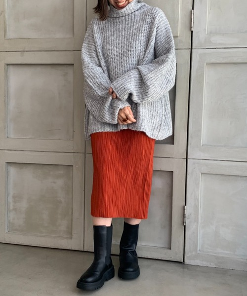 moment+（モーメントプラス）の「マットサテンプリーツセミタイトスカート(裏地あり)（スカート・レディース・ブラック/ダークグリーン/パープル/ブラウン/オレンジ/ライトグリーン/アイボリー/グレイッシュベージュ/ターコイズブルー/ピンク・S/M/L）」の16枚目の写真