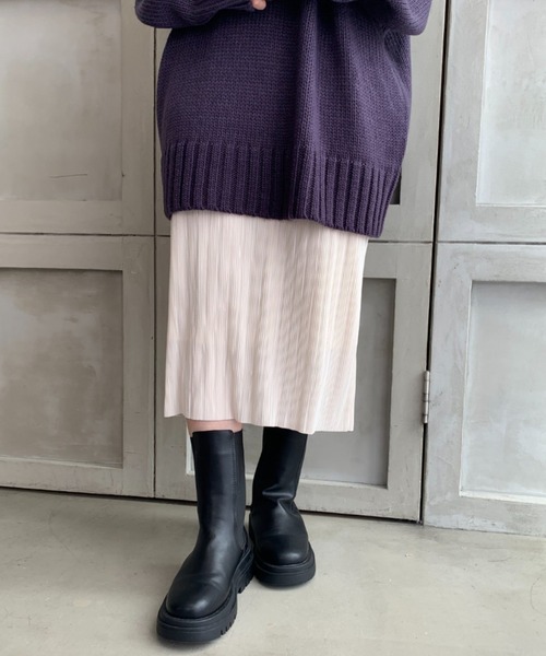 moment+（モーメントプラス）の「マットサテンプリーツセミタイトスカート(裏地あり)（スカート・レディース・ブラック/ダークグリーン/パープル/ブラウン/オレンジ/ライトグリーン/アイボリー/グレイッシュベージュ/ターコイズブルー/ピンク・S/M/L）」の18枚目の写真