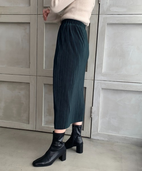 moment+（モーメントプラス）の「マットサテンプリーツセミタイトスカート(裏地あり)（スカート・レディース・ブラック/ダークグリーン/パープル/ブラウン/オレンジ/ライトグリーン/アイボリー/グレイッシュベージュ/ターコイズブルー/ピンク・S/M/L）」の12枚目の写真