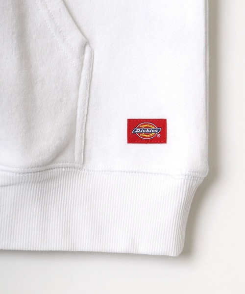 Dickies（ディッキーズ）の「Dickies/ディッキーズ ビッグシルエット ワンポイント ミニロゴワッペン ハーフジップ スウェット パーカー（パーカー・メンズ・ホワイト/ブラック/ベージュ/グレイッシュベージュ/グリーン/サックスブルー・M/L/XL）」の17枚目の写真