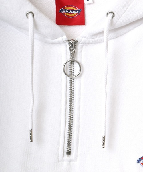 Dickies（ディッキーズ）の「Dickies/ディッキーズ ビッグシルエット ワンポイント ミニロゴワッペン ハーフジップ スウェット パーカー（パーカー・メンズ・ホワイト/ブラック/ベージュ/グレイッシュベージュ/グリーン/サックスブルー・M/L/XL）」の14枚目の写真
