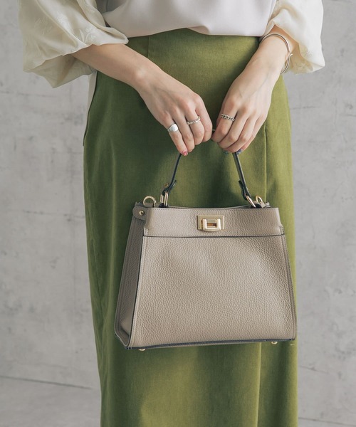 URBAN RESEARCH ROSSO WOMEN（アーバンリサーチ　ロッソ）の「GIANNI NOTARO　レザーバッグ（ハンドバッグ・レディース・ベージュ/グレー系その他・-）」の2枚目の写真