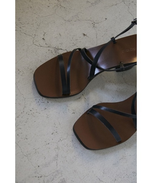 STYLEMIXER（スタイルミキサー）の「アシンメトリーストリングサンダル（サンダル・レディース・ブラック/キャメル・SMALL/LARGE）」の5枚目の写真