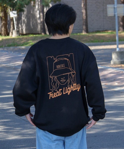 ZIP FIVE（ジップファイブ）の「【ZIP FIVE】【肉厚】 ビッグシルエットバックプリントクルースウェット（スウェット・レディース・アイボリー系/ネイビー/グレー系/イエロー系/ブルー/マスタード/ブラウン系/ネイビー系1/ブルー系/ブラック系/カーキ系/ホワイト/ブラック/パープル/ベージュ系/オートミール/アイボリー/チャコール/ブラック系1/ブルー系1/グレー/カーキ/ホワイト系1/ベージュ系1/パープル系/アイボリー系1/ベージュ/ネイビー系/ホワイト系2/レンガ/ホワイト系/イエロー系1/ブラウン系2/ホワイト系3/オレンジ系1/ホワイト系4/ホワイト系5/オレンジ系/グレー系1/グレー系2/ホワイト系6/ブラウン系1/ホワイト系7/ダークグリーン/カーキ系1/グレー系3/ダークグリーン系・X-LARGE/LARGE/MEDIUM）」の13枚目の写真