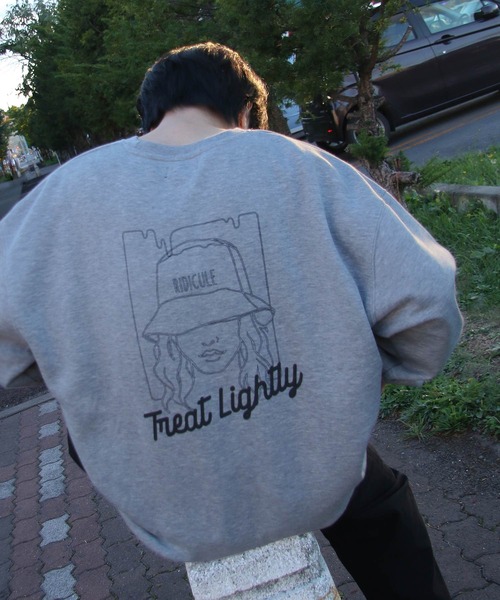 ZIP FIVE（ジップファイブ）の「【ZIP FIVE】【肉厚】 ビッグシルエットバックプリントクルースウェット（スウェット・レディース・アイボリー系/ネイビー/グレー系/イエロー系/ブルー/マスタード/ブラウン系/ネイビー系1/ブルー系/ブラック系/カーキ系/ホワイト/ブラック/パープル/ベージュ系/オートミール/アイボリー/チャコール/ブラック系1/ブルー系1/グレー/カーキ/ホワイト系1/ベージュ系1/パープル系/アイボリー系1/ベージュ/ネイビー系/ホワイト系2/レンガ/ホワイト系/イエロー系1/ブラウン系2/ホワイト系3/オレンジ系1/ホワイト系4/ホワイト系5/オレンジ系/グレー系1/グレー系2/ホワイト系6/ブラウン系1/ホワイト系7/ダークグリーン/カーキ系1/グレー系3/ダークグリーン系・X-LARGE/LARGE/MEDIUM）」の17枚目の写真