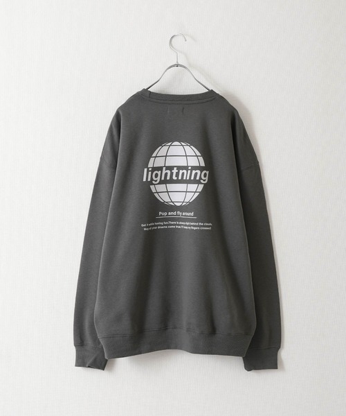 ZIP FIVE（ジップファイブ）の「【ZIP FIVE】【肉厚】 ビッグシルエットバックプリントクルースウェット（スウェット・レディース・アイボリー系/ネイビー/グレー系/イエロー系/ブルー/マスタード/ブラウン系/ネイビー系1/ブルー系/ブラック系/カーキ系/ホワイト/ブラック/パープル/ベージュ系/オートミール/アイボリー/チャコール/ブラック系1/ブルー系1/グレー/カーキ/ホワイト系1/ベージュ系1/パープル系/アイボリー系1/ベージュ/ネイビー系/ホワイト系2/レンガ/ホワイト系/イエロー系1/ブラウン系2/ホワイト系3/オレンジ系1/ホワイト系4/ホワイト系5/オレンジ系/グレー系1/グレー系2/ホワイト系6/ブラウン系1/ホワイト系7/ダークグリーン/カーキ系1/グレー系3/ダークグリーン系・X-LARGE/LARGE/MEDIUM）」の20枚目の写真