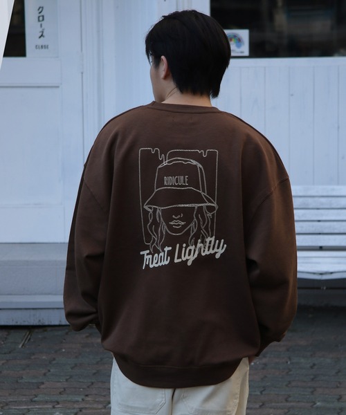 ZIP FIVE（ジップファイブ）の「【ZIP FIVE】【肉厚】 ビッグシルエットバックプリントクルースウェット（スウェット・レディース・アイボリー系/ネイビー/グレー系/イエロー系/ブルー/マスタード/ブラウン系/ネイビー系1/ブルー系/ブラック系/カーキ系/ホワイト/ブラック/パープル/ベージュ系/オートミール/アイボリー/チャコール/ブラック系1/ブルー系1/グレー/カーキ/ホワイト系1/ベージュ系1/パープル系/アイボリー系1/ベージュ/ネイビー系/ホワイト系2/レンガ/ホワイト系/イエロー系1/ブラウン系2/ホワイト系3/オレンジ系1/ホワイト系4/ホワイト系5/オレンジ系/グレー系1/グレー系2/ホワイト系6/ブラウン系1/ホワイト系7/ダークグリーン/カーキ系1/グレー系3/ダークグリーン系・X-LARGE/LARGE/MEDIUM）」の21枚目の写真