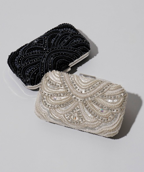 niana（ニアナ）の「2way ビーズ刺繍ボックスクラッチバッグ（クラッチバッグ・レディース・ベージュ/ブラック・FREE）」の3枚目の写真