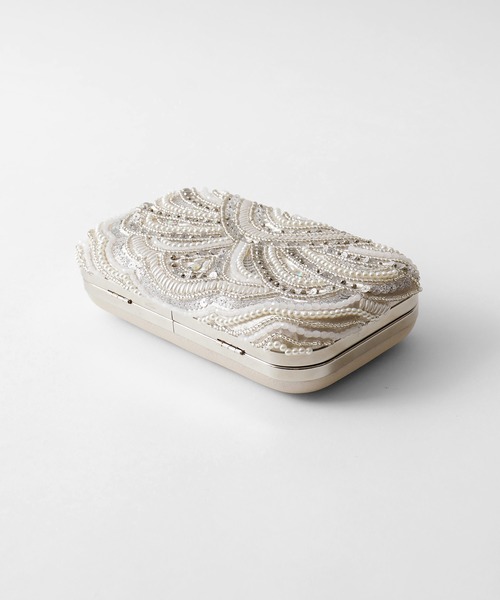 niana（ニアナ）の「2way ビーズ刺繍ボックスクラッチバッグ（クラッチバッグ・レディース・ベージュ/ブラック・FREE）」の7枚目の写真