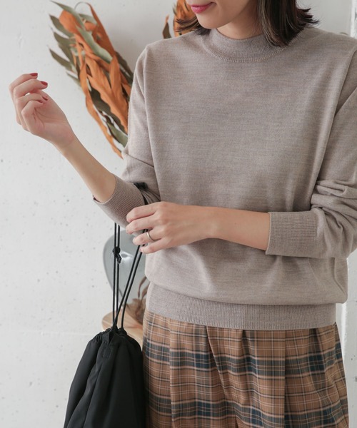 URBAN RESEARCH DOORS(アーバンリサーチドアーズ)の「ウールクルーネックプルオーバーニット(ニット/セーター・レディース・ベージュ/カーキ/ブラウン系その他・ONE)」の21枚目の写真