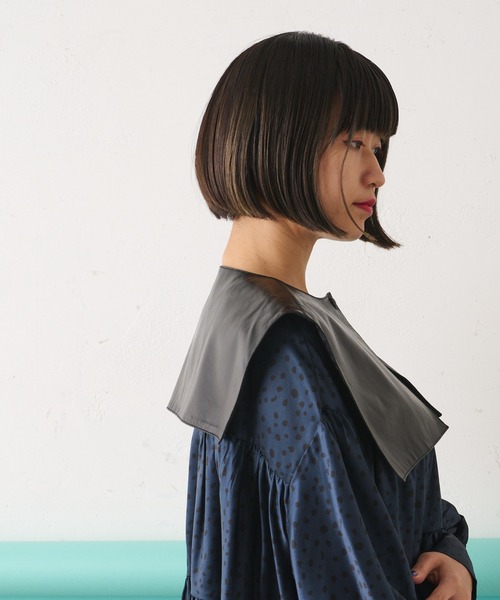 ear PAPILLONNER（イアパピヨネ）の「シープレザー付け襟（付け襟・レディース・ブラック/ダークグリーン・FREE）」の7枚目の写真