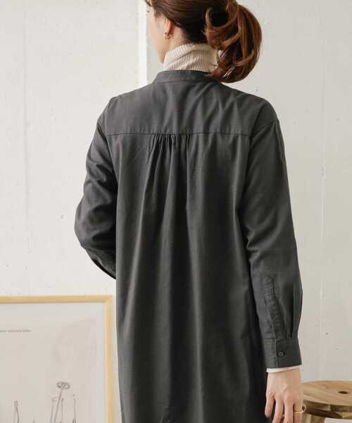 URBAN RESEARCH DOORS（アーバンリサーチドアーズ）の「コットンビエラ微起毛ワンピース（ワンピース・レディース・チャコールグレー/オフホワイト・ONE）」の18枚目の写真