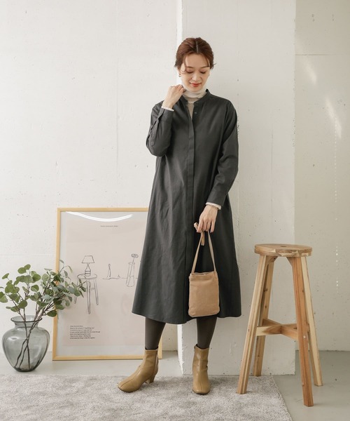 URBAN RESEARCH DOORS（アーバンリサーチドアーズ）の「コットンビエラ微起毛ワンピース（ワンピース・レディース・チャコールグレー/オフホワイト・ONE）」の4枚目の写真