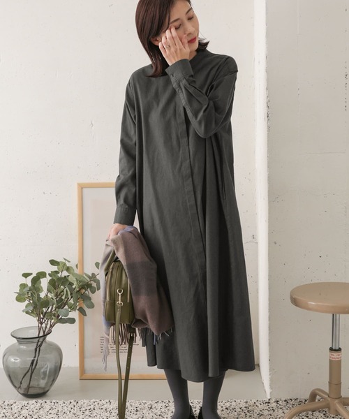 URBAN RESEARCH DOORS（アーバンリサーチドアーズ）の「コットンビエラ微起毛ワンピース（ワンピース・レディース・チャコールグレー/オフホワイト・ONE）」の5枚目の写真