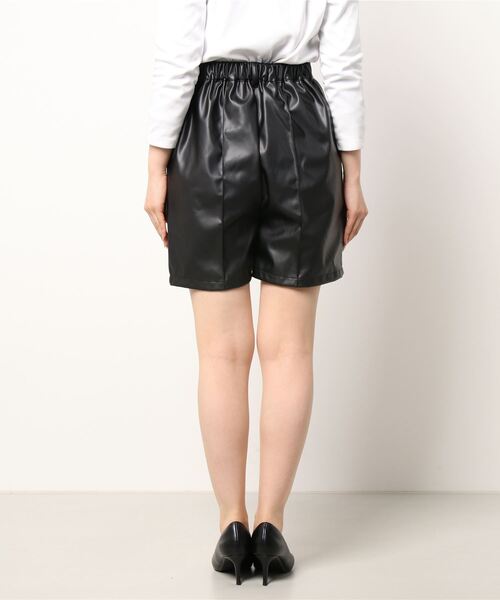 RETRO GIRL（レトロガール）の「タックショートパンツ（その他パンツ・レディース・アイボリー/ブラック/ダークブラウン/イエロー/ライトグリーン・FREE）」の7枚目の写真